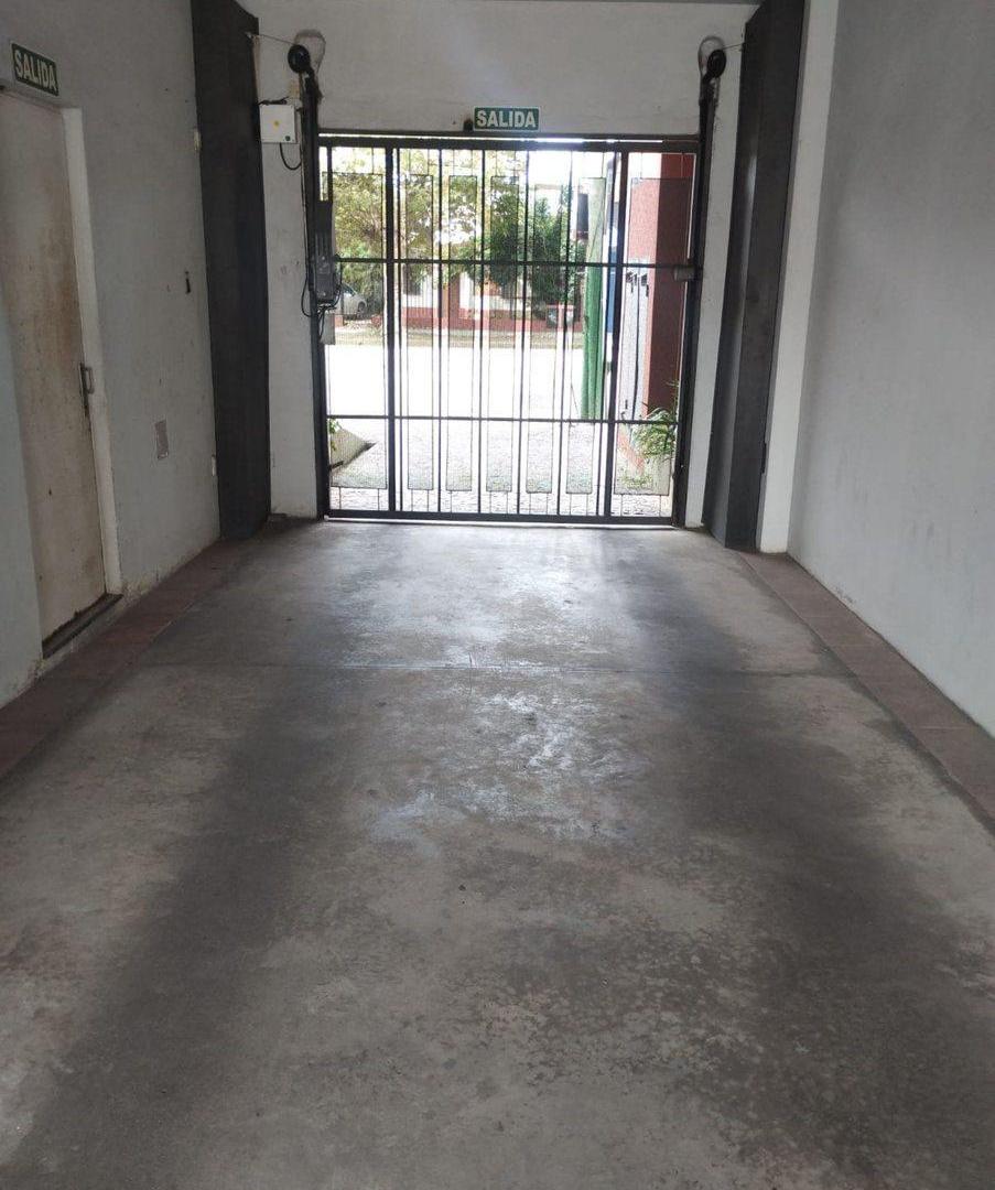 Foto de COCHERA EN VENTA SEMI CUBIERTA BANFIELD, imagen 4