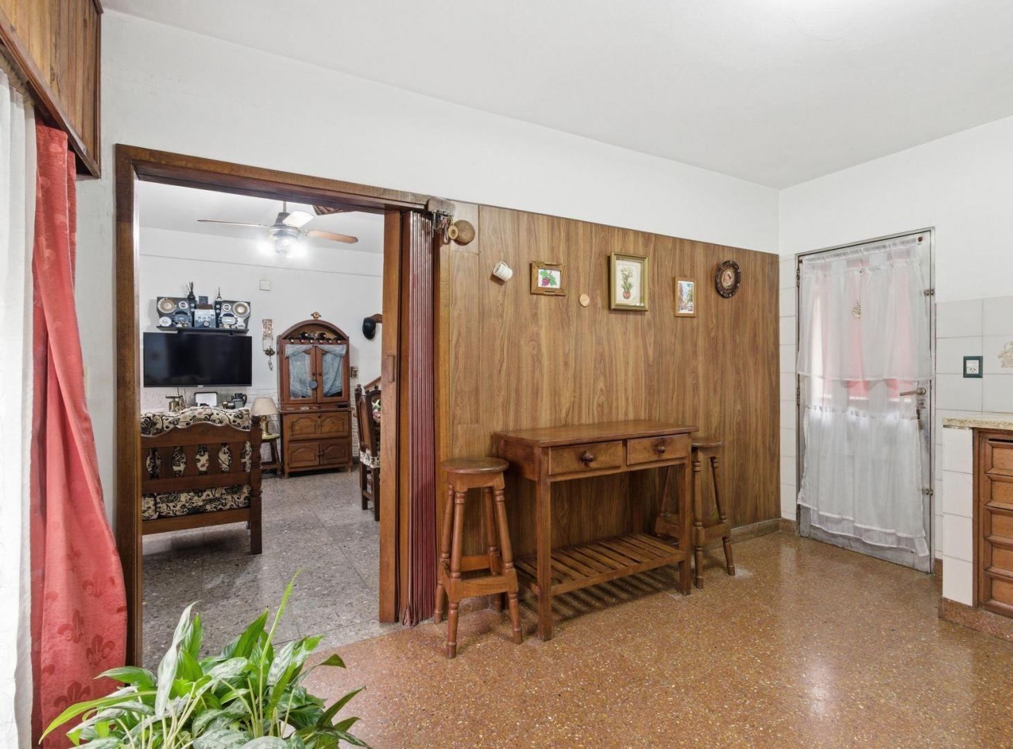 Foto de VENTA CASA DOS PLANTAS CON PARQUE MONTE GRANDE, imagen 4