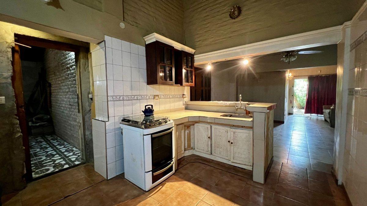 Foto de CASA 4 AMBIENTES EN VENTA CLAYPOLE APTO CREDITO., imagen 2