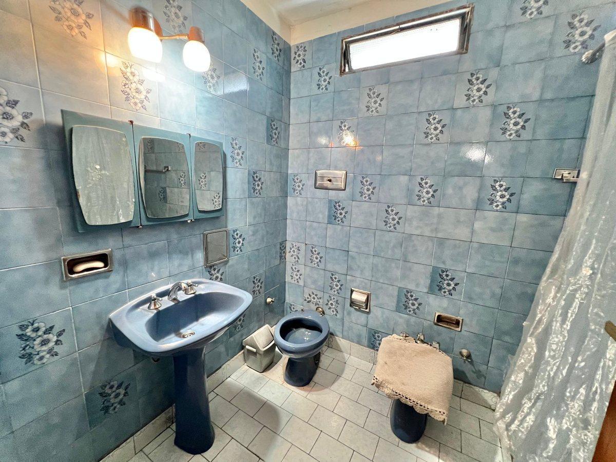 Foto de CASA EN VENTA 3 DORMITORIOS CON TERRAZA Y COCHERA, imagen 5
