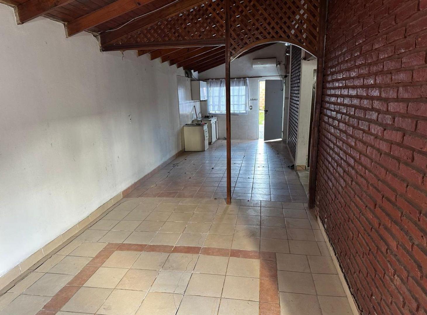 Foto de VENTA CASA 3 AMBIENTES, A RECICLAR EN GUERNICA, imagen 5