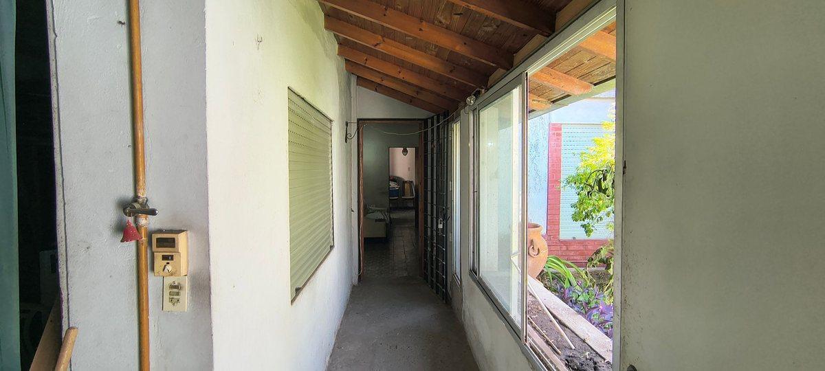 Foto de VENTA CASA 3 AMB A REFACCIONAR TEMPERLEY, imagen 5