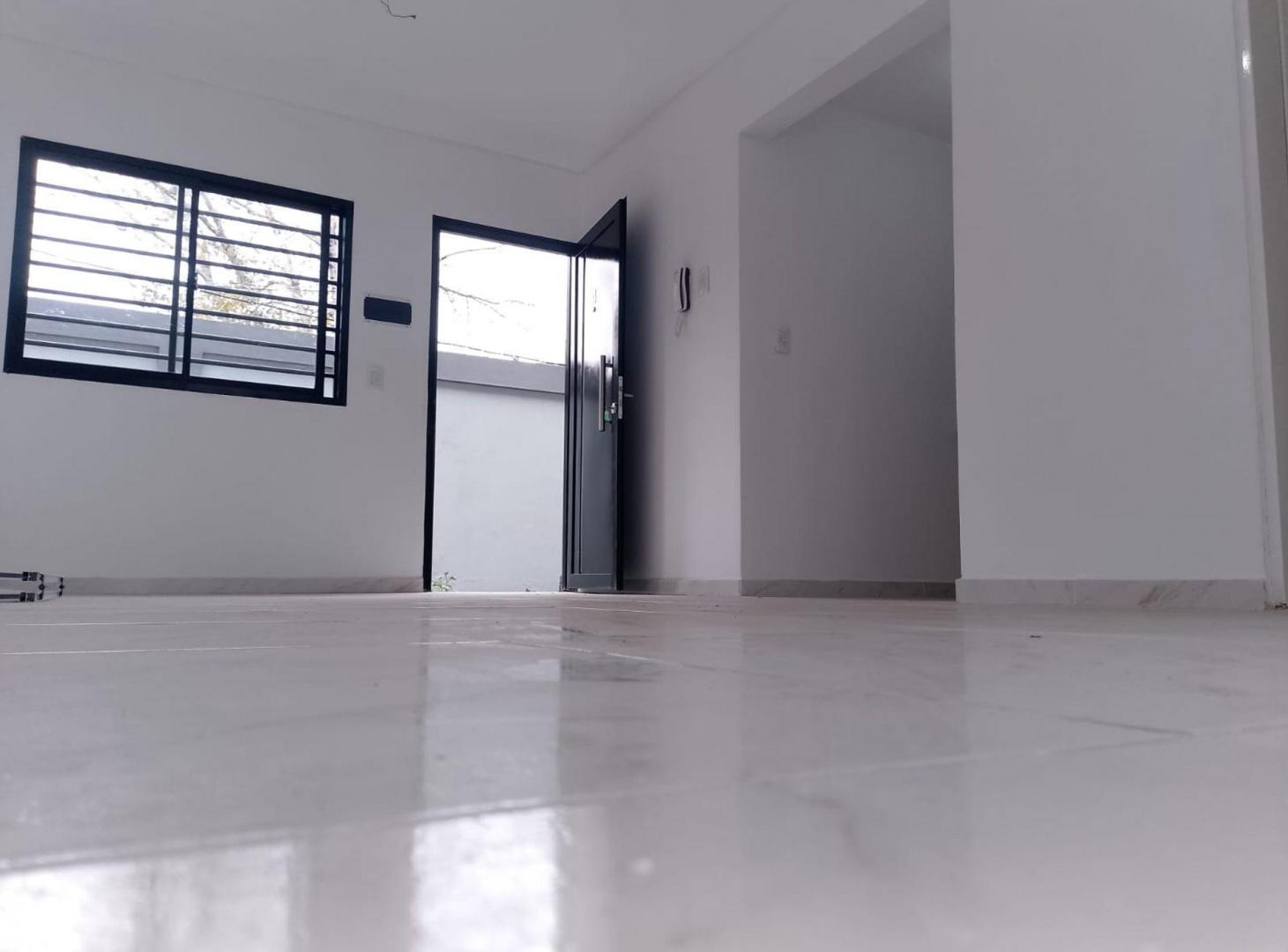 Foto de MONOAMBIENTE A ESTRENAR CON PATIO, LOMAS DE ZAMORA, imagen 1