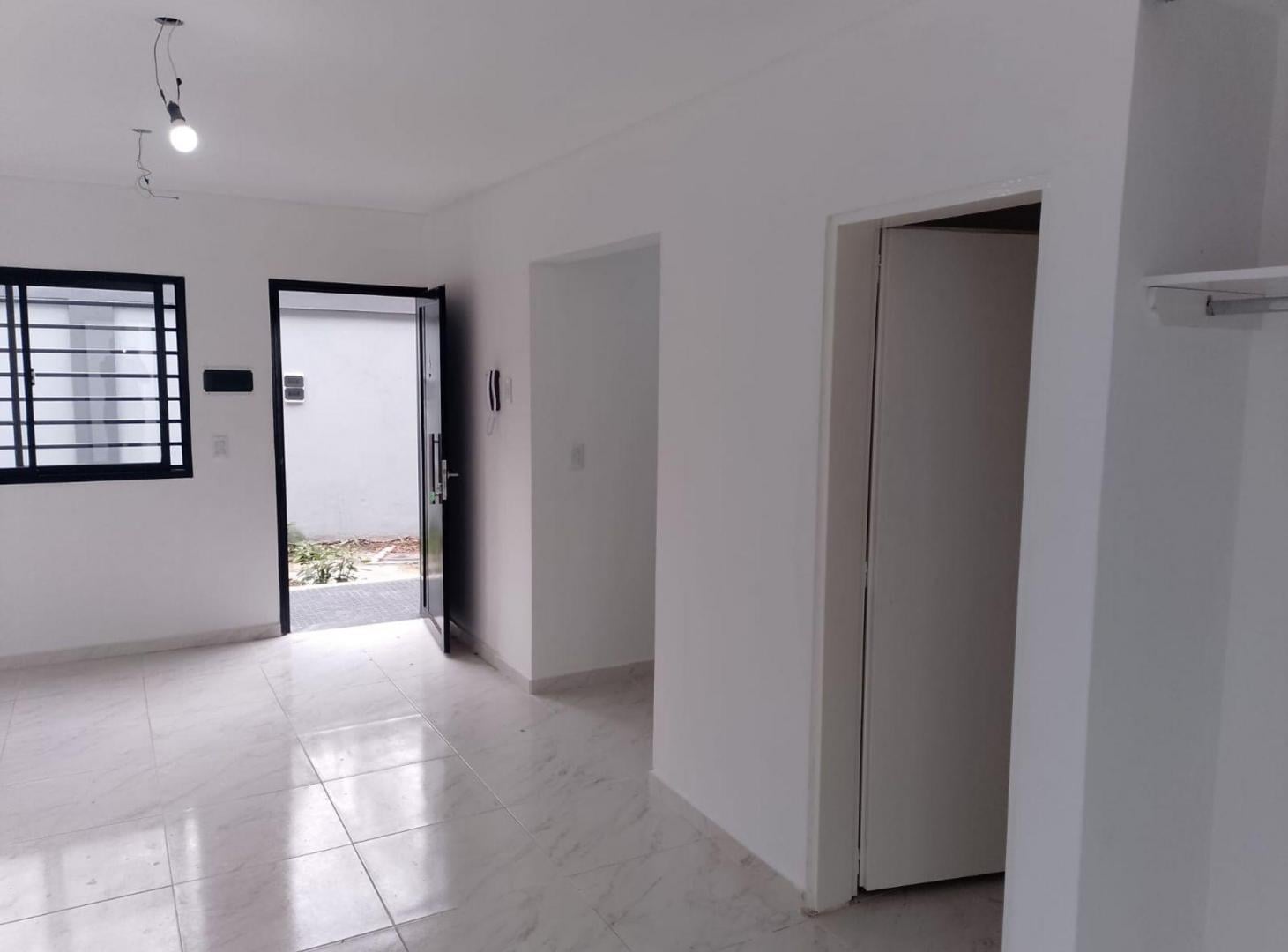 Foto de MONOAMBIENTE A ESTRENAR CON PATIO, LOMAS DE ZAMORA, imagen 2