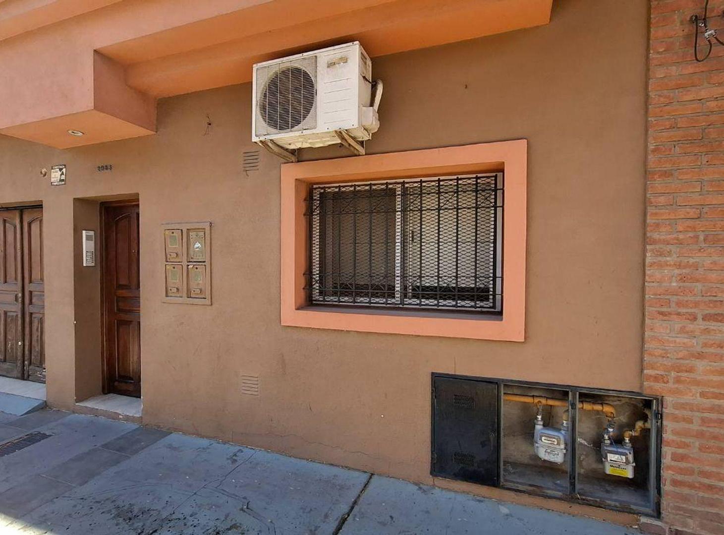Foto de PH AL FRENTE 2 AMBIENTES VENTA VALENTIN ALSINA, imagen 1