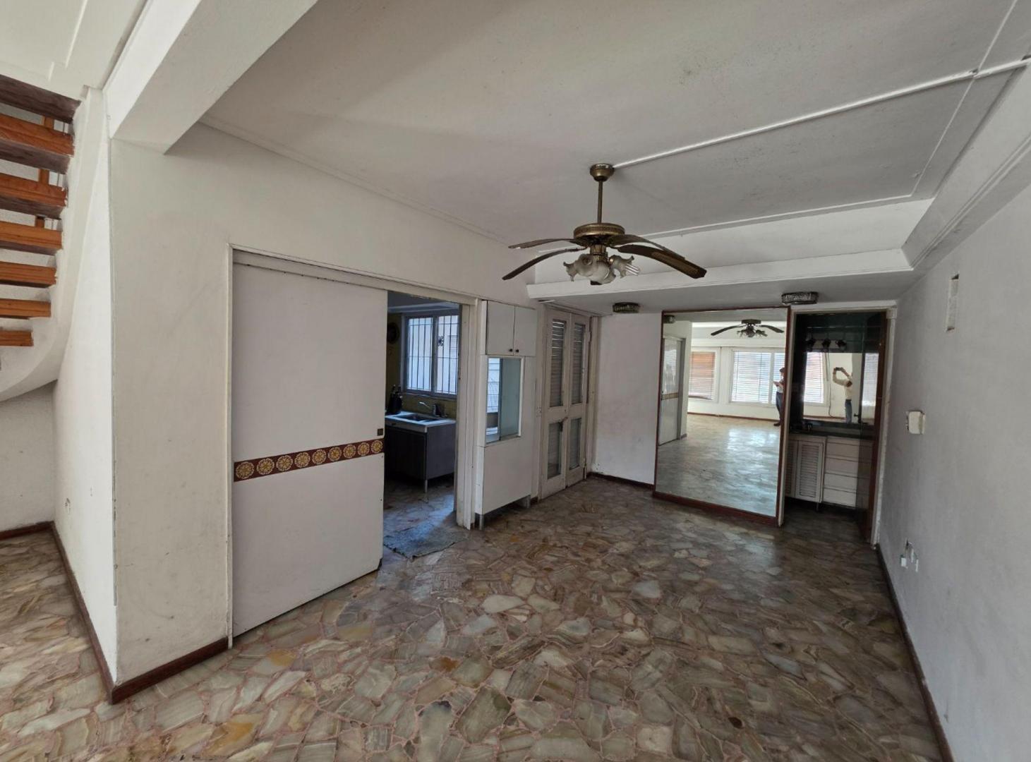 Foto de CASA 4 AMB -VENTA -BANFIELD-APTA CREDITO!, imagen 2