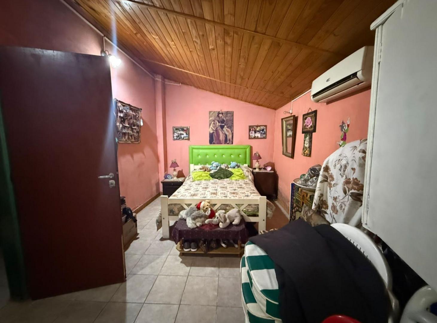 Foto de CASA 4 AMBIENTES CON LOCAL EN VENTA BURZACO, imagen 3