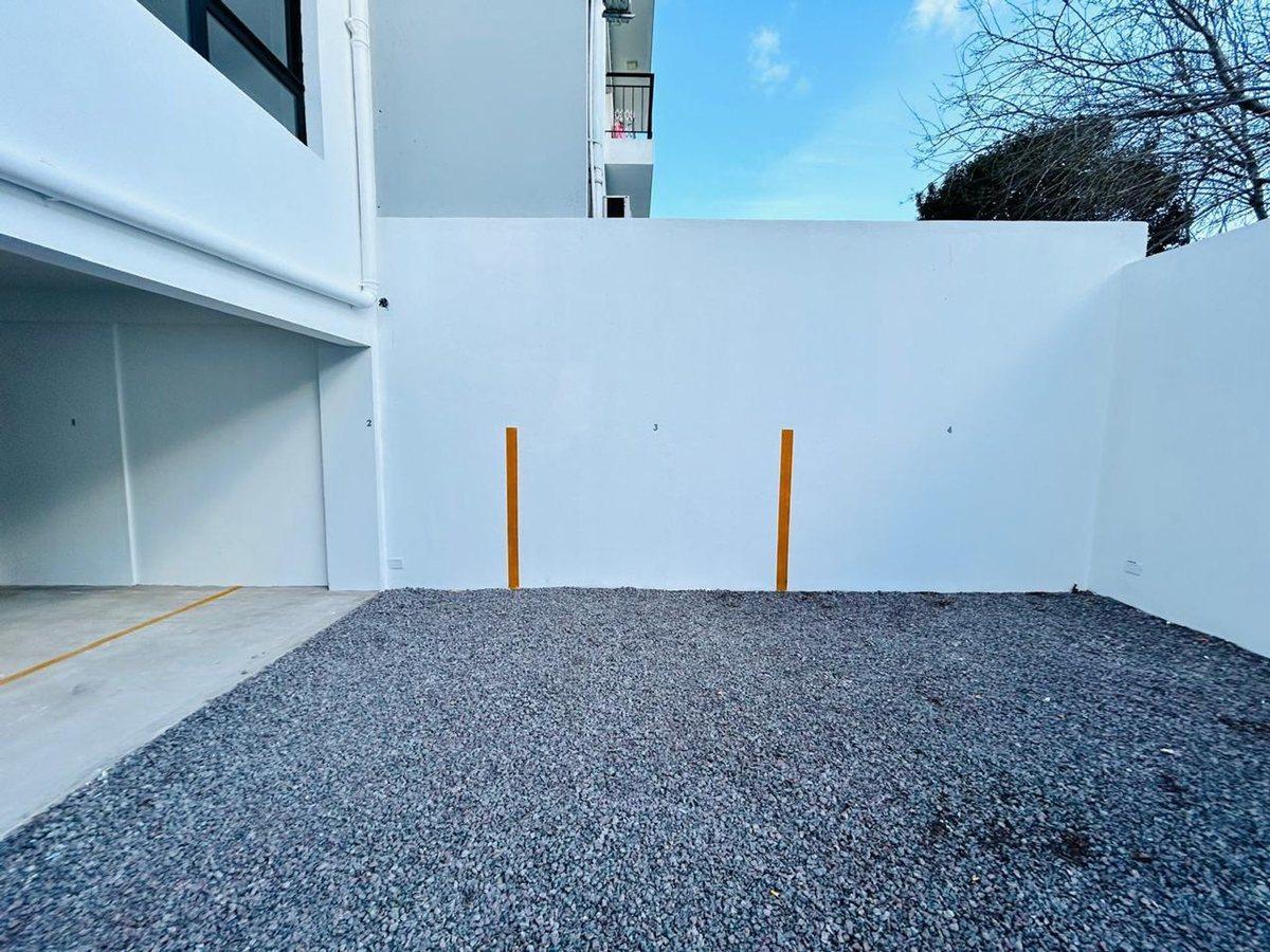 Foto de 2 cocheras descubiertas venta Lomas de Zamora, imagen 3