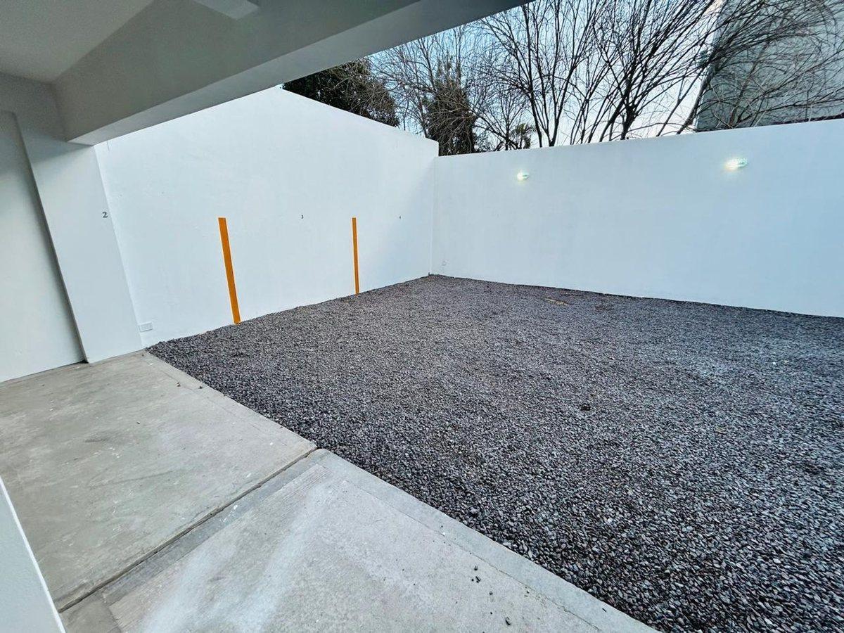 Foto de 2 cocheras descubiertas venta Lomas de Zamora, imagen 1