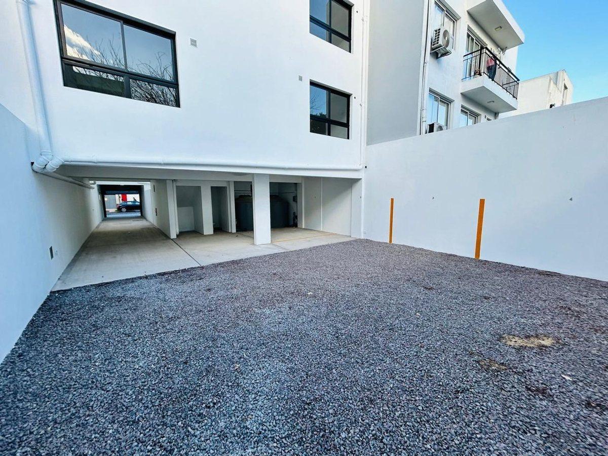 Foto de 2 cocheras descubiertas venta Lomas de Zamora, imagen 2