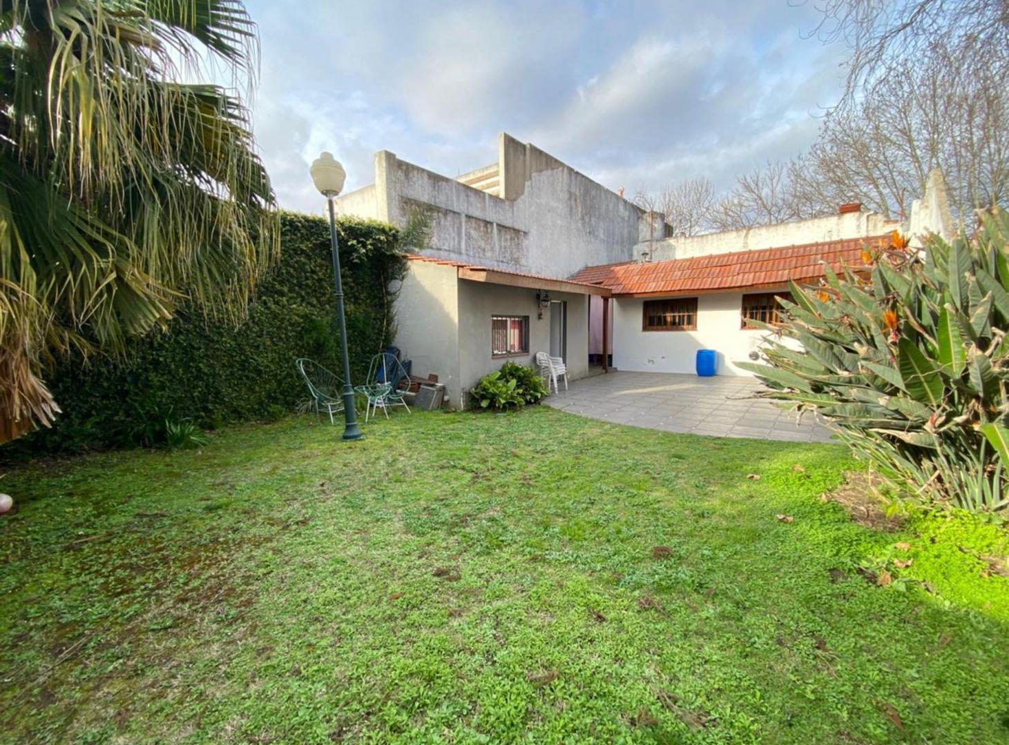 Foto de VENTA CASA 3 AMBIENTES BANFIELD APTO CREDITO, imagen 1