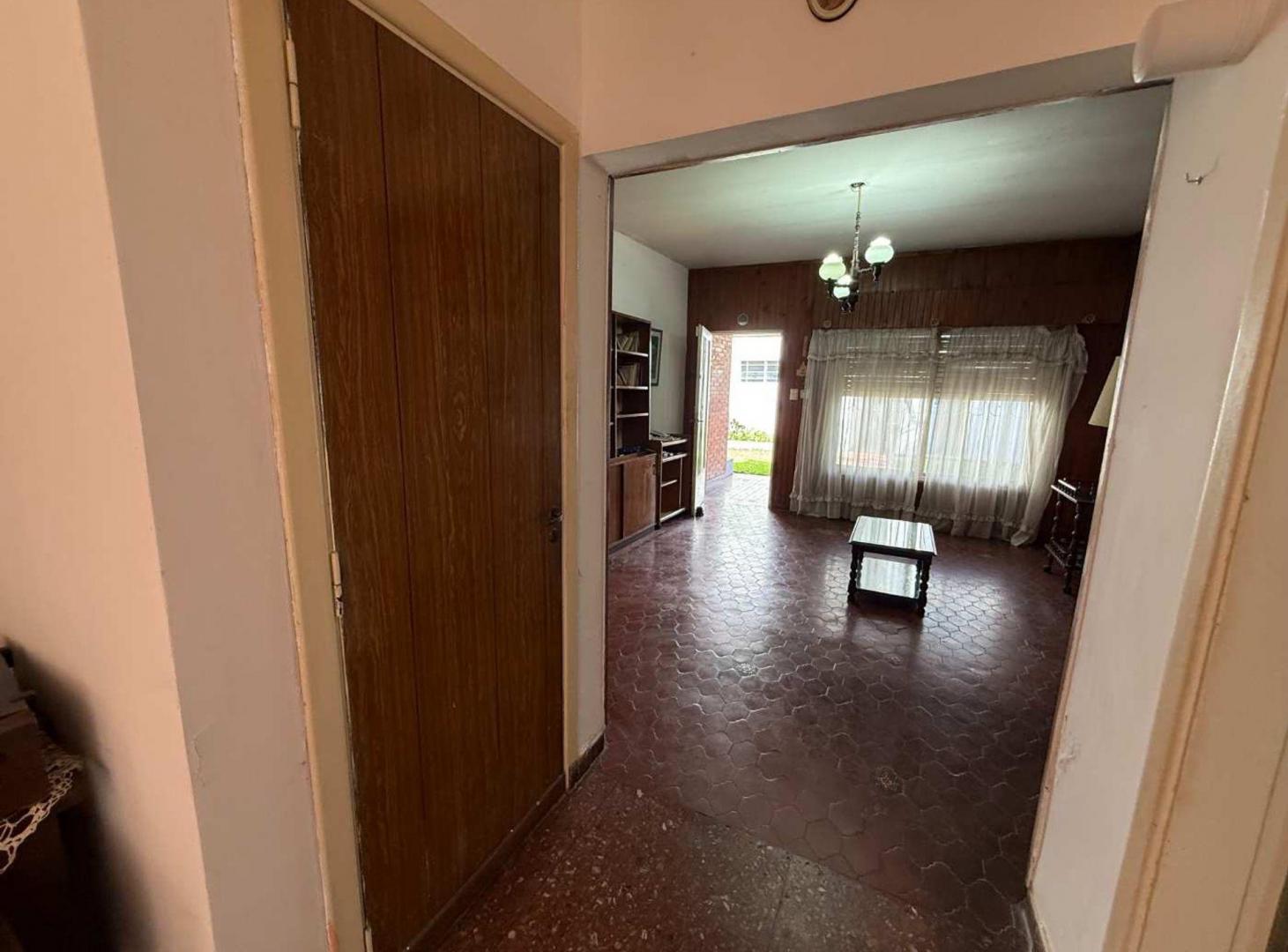 Foto de CASA 4 AMBINTES EN VENTA CON LOCAL Y COCHERA, imagen 4