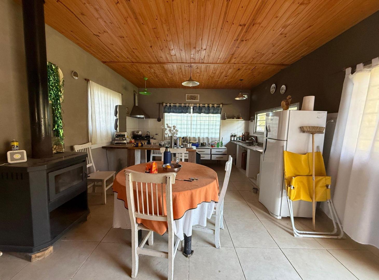 Foto de CASA 5 AMBIENTES VENTA PILETA Y CASA DE HUESPEDES, imagen 3