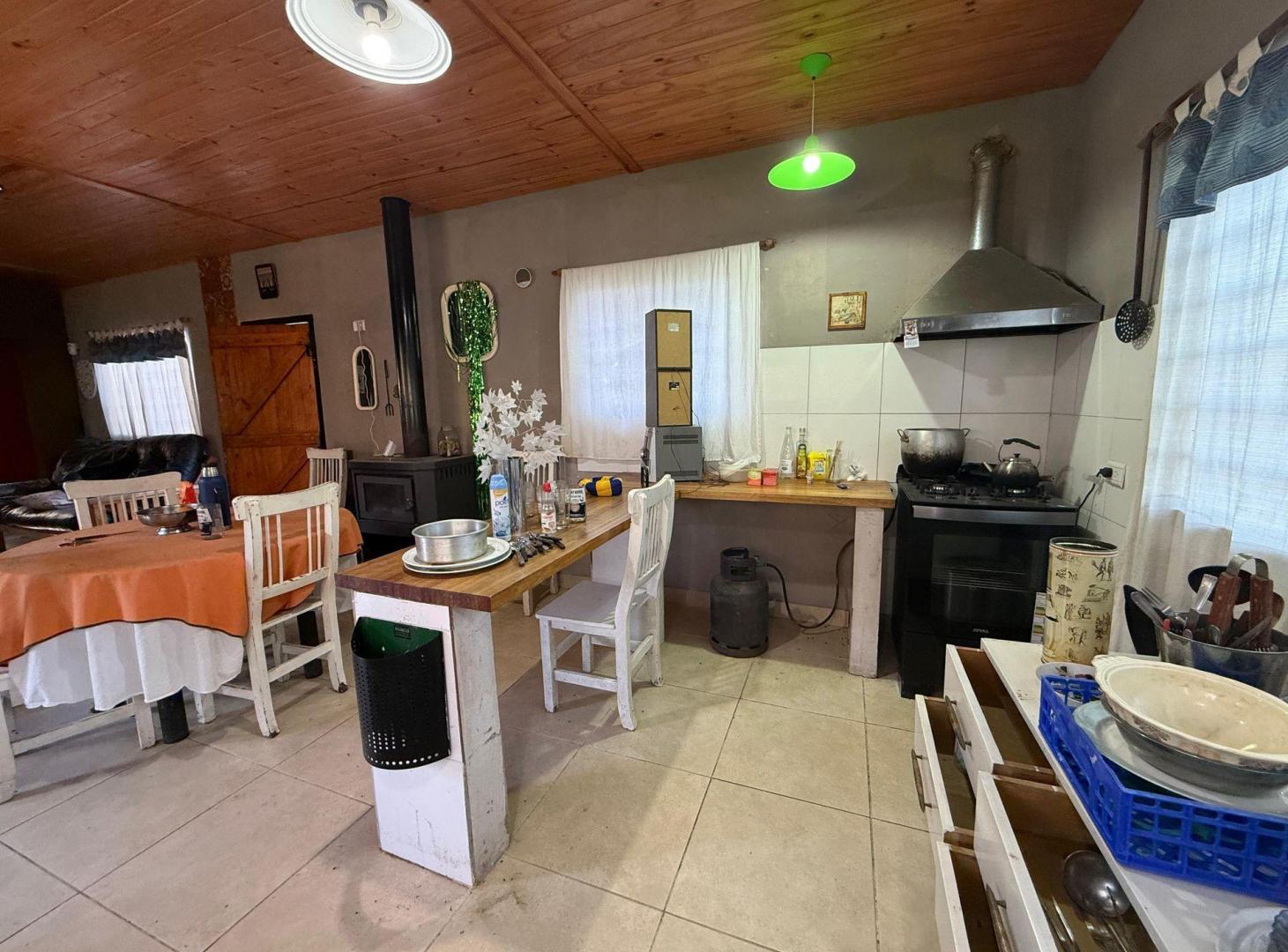 Foto de CASA 5 AMBIENTES VENTA PILETA Y CASA DE HUESPEDES, imagen 1