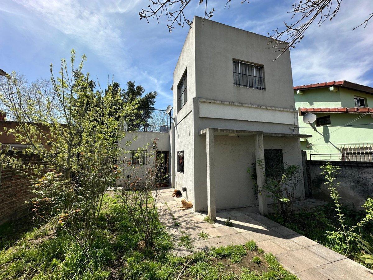 Foto de VENTA CASA 3 AMBIENTES CON PATIO QUINCHO PARRILLA, imagen 2
