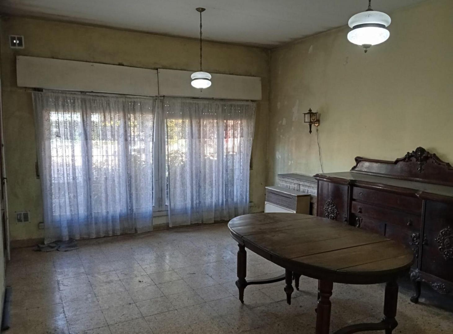 Foto de CASA 3 DORMITORIOS VENTA BURZACO CON FONDO, imagen 3