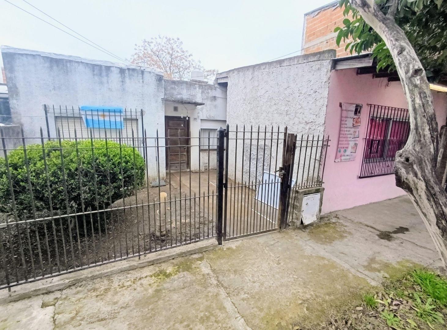 Foto de CASA 5 AMB EN VENTA BURZACO CON LOCAL, imagen 5