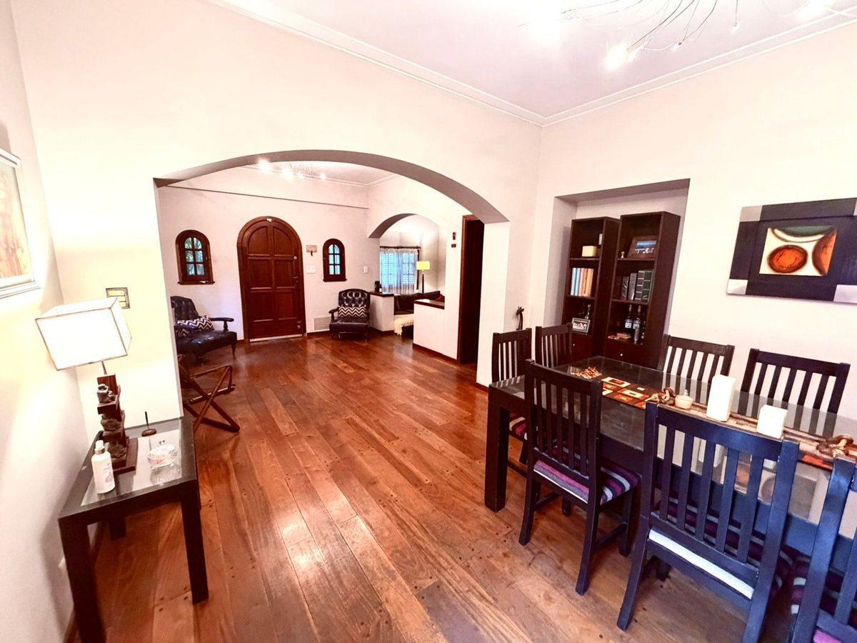 Foto de Casa de 6 Amb en Venta Lomas de Zamora con pileta, imagen 4