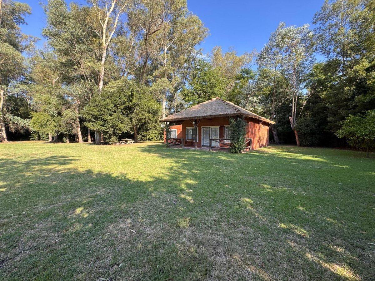 Foto de CASA VENTA BRANDSEN QUINTA AMPLIO LOTE Y PILETA, imagen 5
