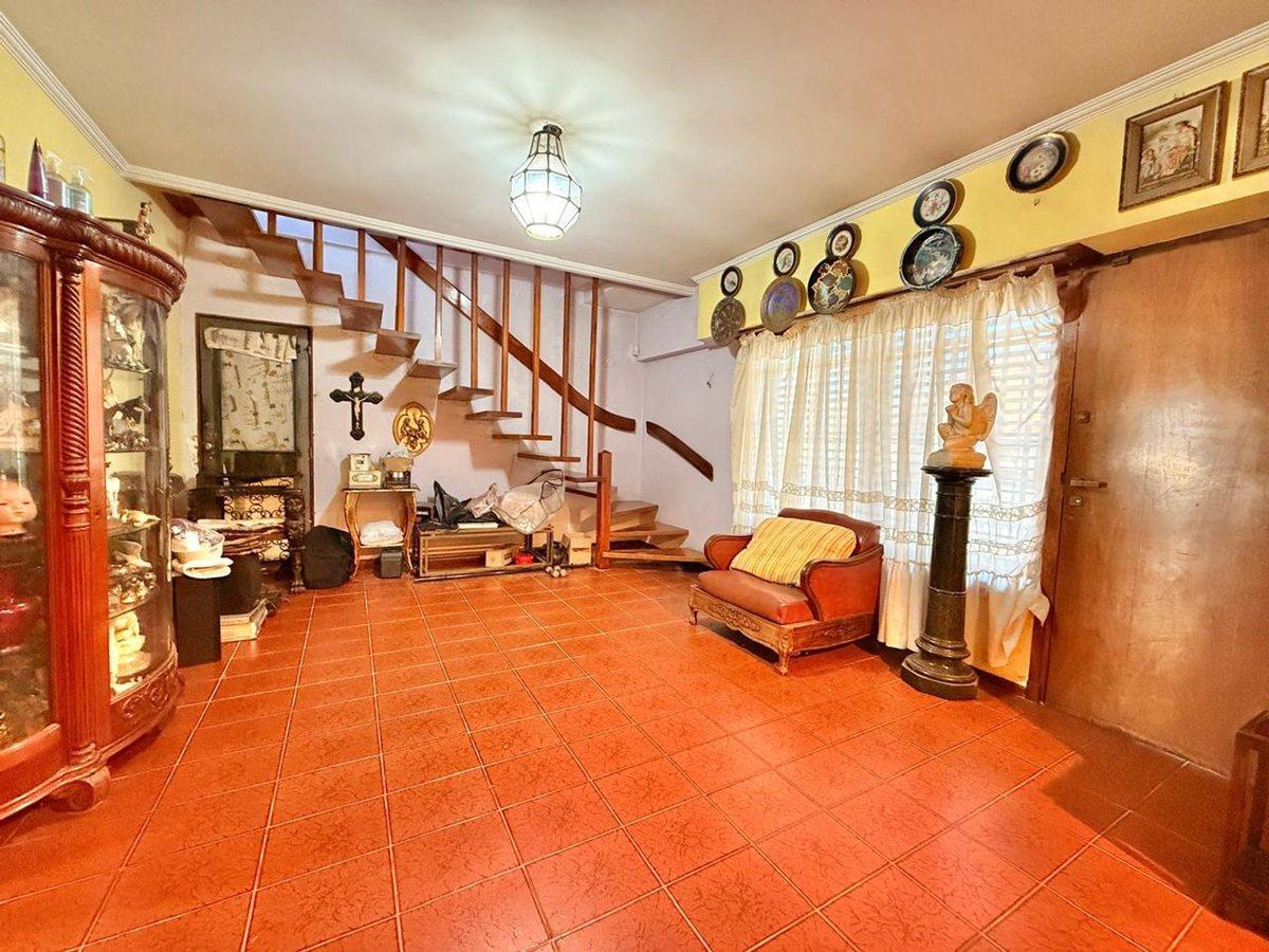 Foto de CASA EN VENTA 4 DORMITORIOS EN LOMAS DE ZAMORA, imagen 2