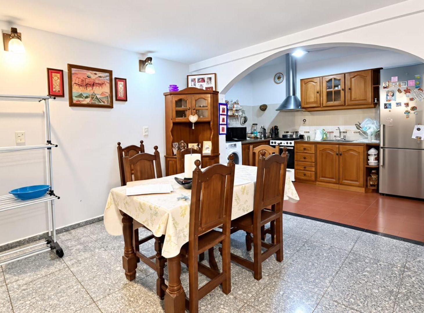 Foto de CASA 4 AMBIENTES EN VENTA CON DEPARTAMENTO, imagen 3