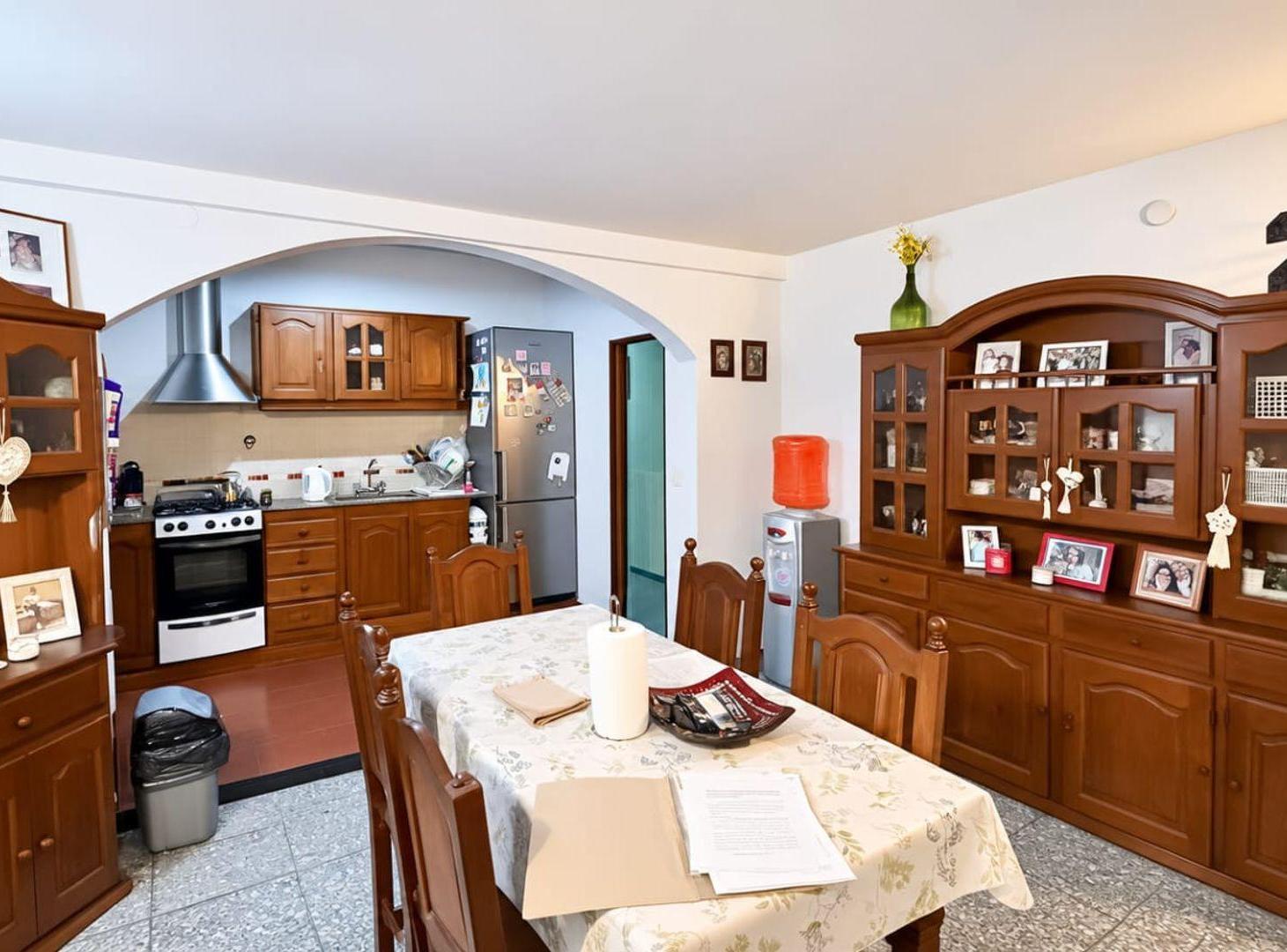 Foto de CASA 4 AMBIENTES EN VENTA CON DEPARTAMENTO, imagen 2