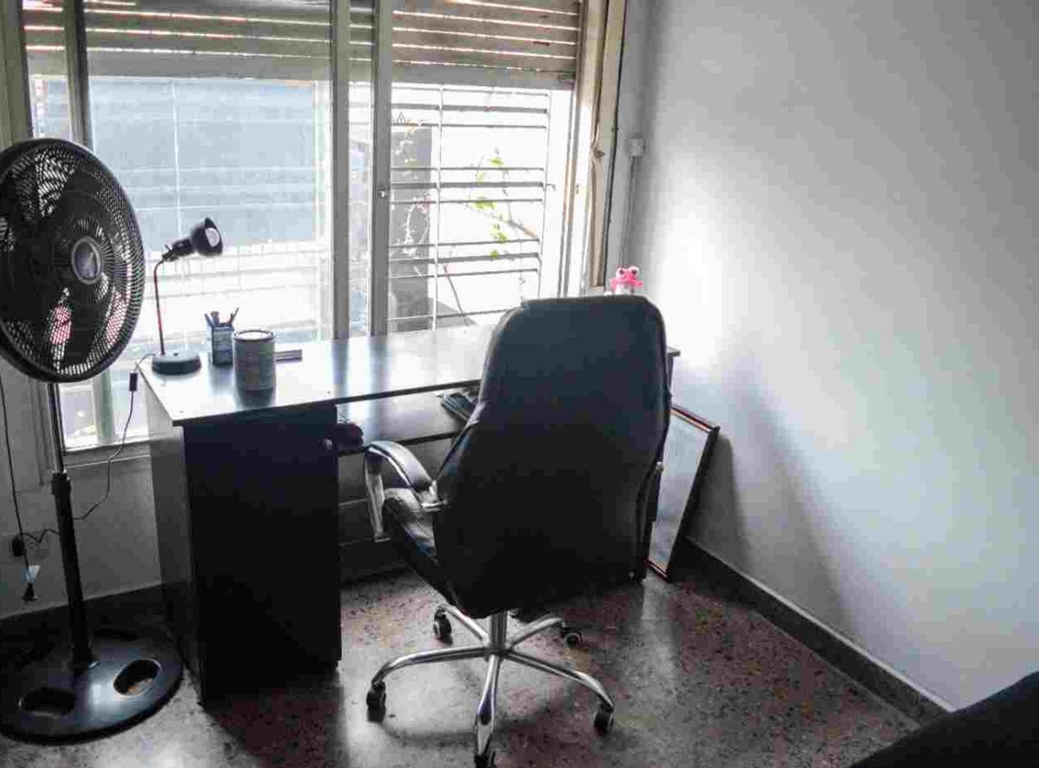 Foto de CASA EN VENTA EN BANFIELD 7 AMBIENTES CON PARQUE, imagen 1
