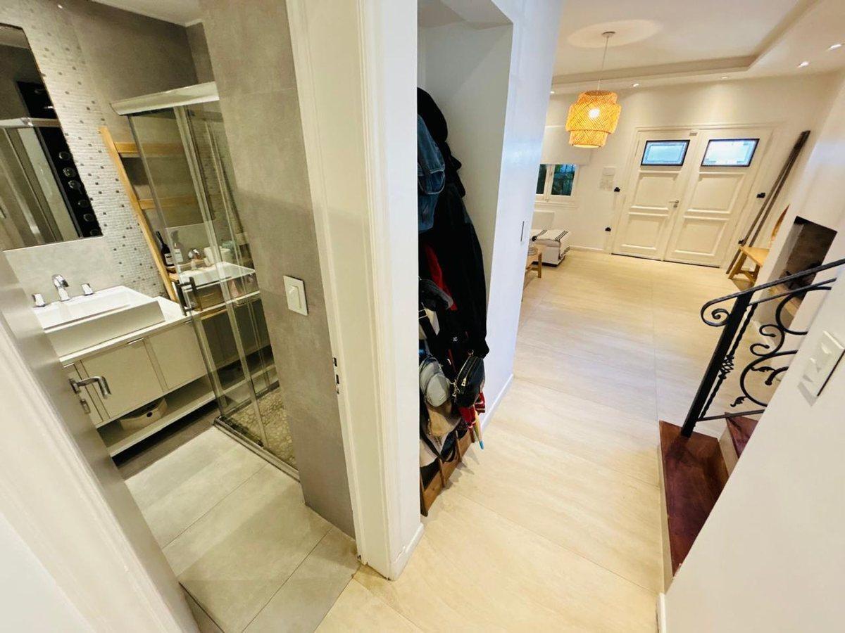 Foto de Casa 5 ambientes venta Remedios de Escalada, imagen 2