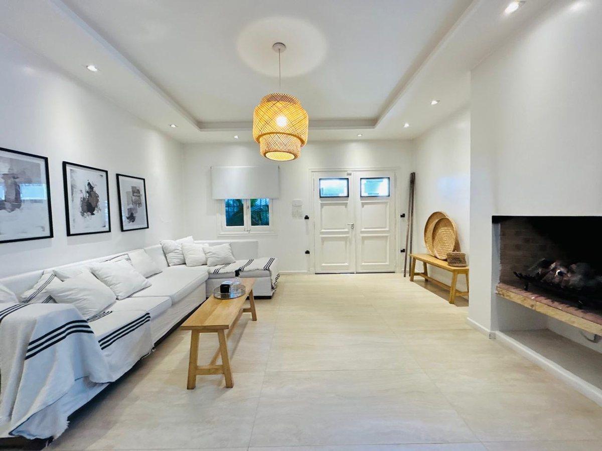 Foto de Casa 5 ambientes venta Remedios de Escalada, imagen 1
