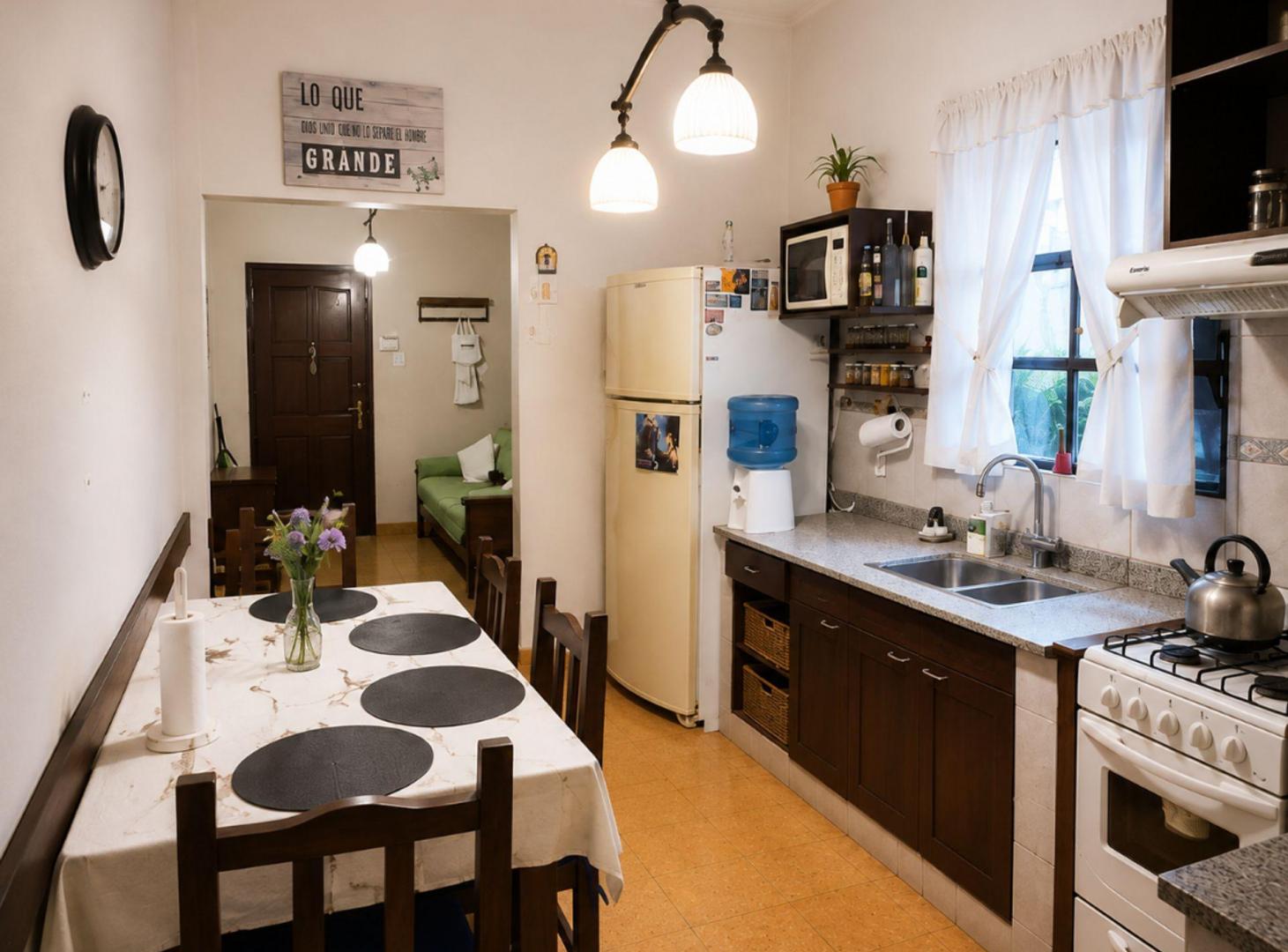 Foto de Casa 4 ambientes en venta en Ituzaingó con cochera, imagen 2