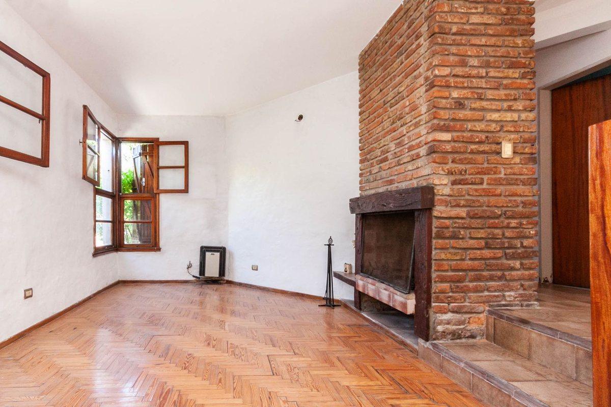 Foto de Casa de 5 ambientes en venta en Turdera con Jardín, imagen 4