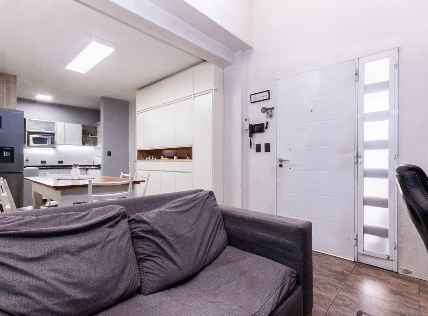 Foto de PH en venta 3 Ambientes en Banfield, imagen 2