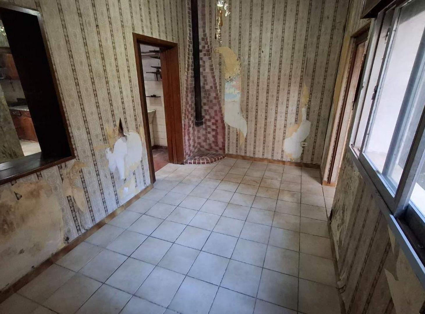 Foto de CASA 4 AMBIENTES VENTA LOMAS A REFACCIONAR, imagen 5