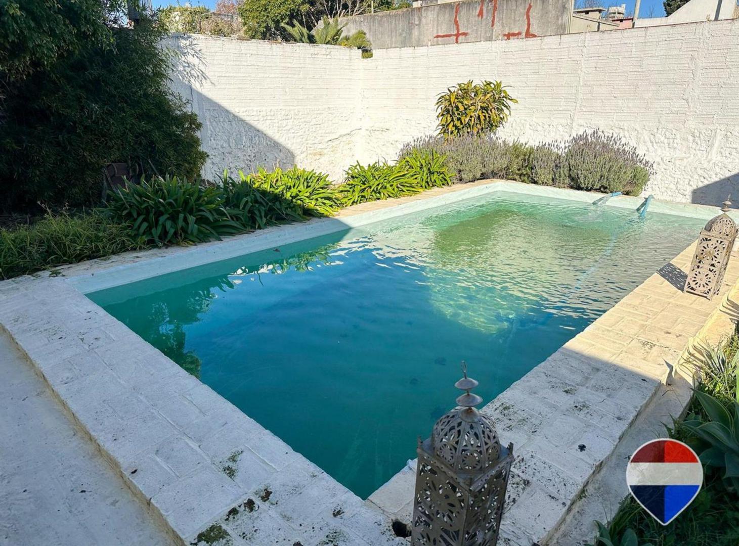 Foto de CASA 6 AMB EN VENTA CON PILETA LOMAS DE ZAMORA, imagen 1