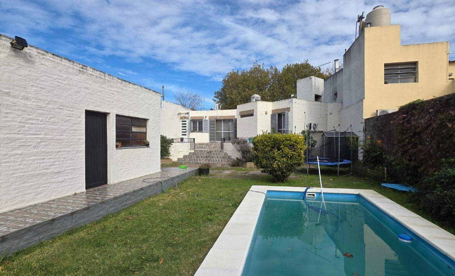 Foto de Casa 4 ambientes venta Temperley con piscina, imagen 5