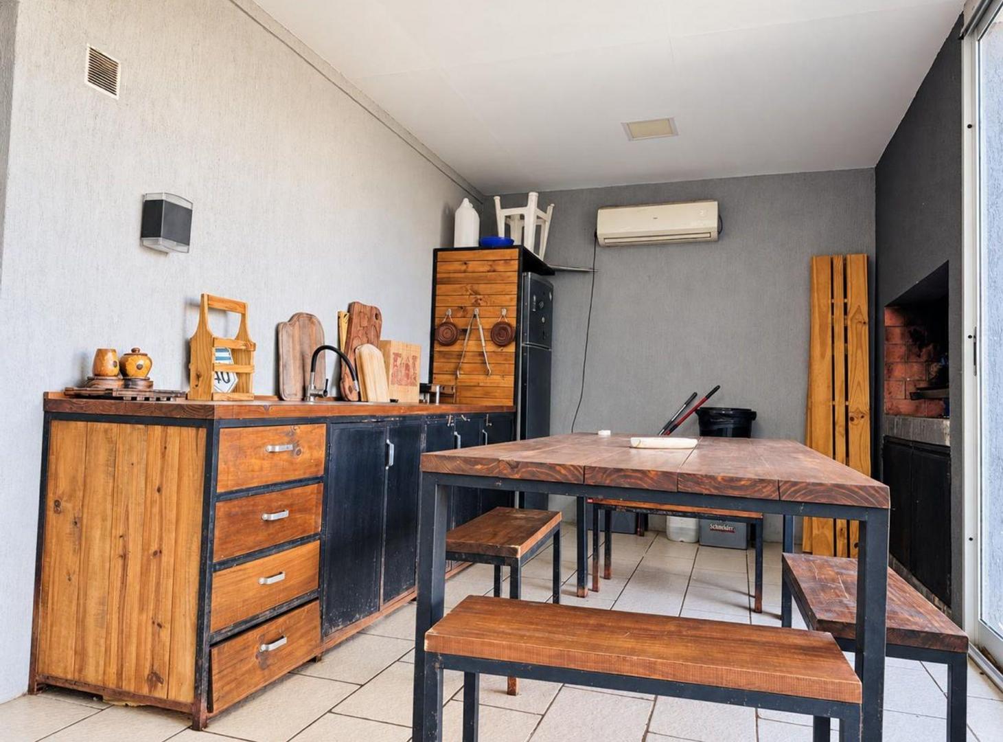 Foto de CASA EN DOS PLANTAS C/PILETA CASUARINAS PREMIUM, imagen 5