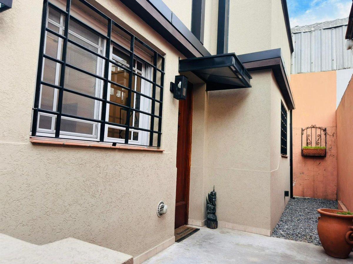 Foto de VENTA LANUS OESTE 3 DORMITORIOS PARQUE PILETA, imagen 1