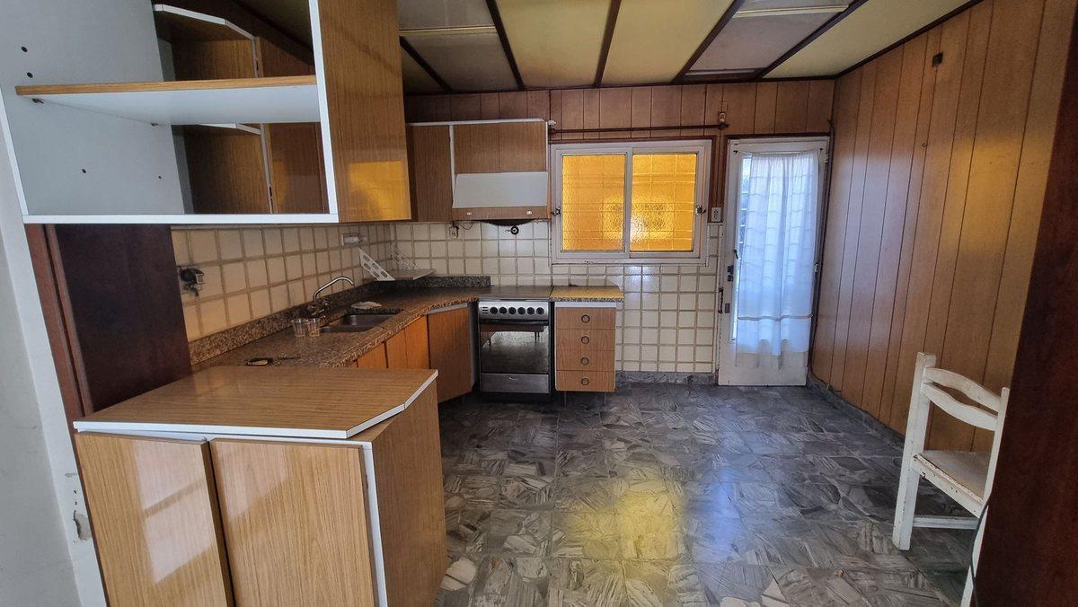 Foto de CASA EN VENTA LOMAS DE ZAMORA APTO CREDITO, imagen 2