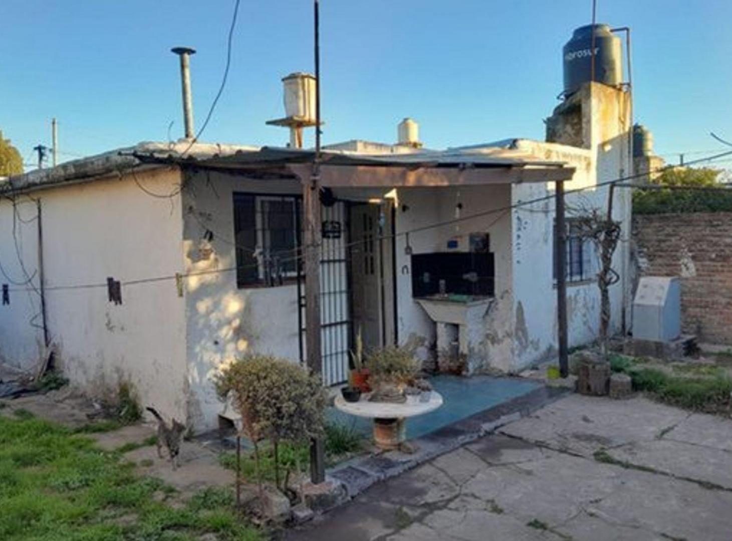 Foto de CASA 3 AMBIENTES VENTA LONGCHAMPS CON PARQUE, imagen 2