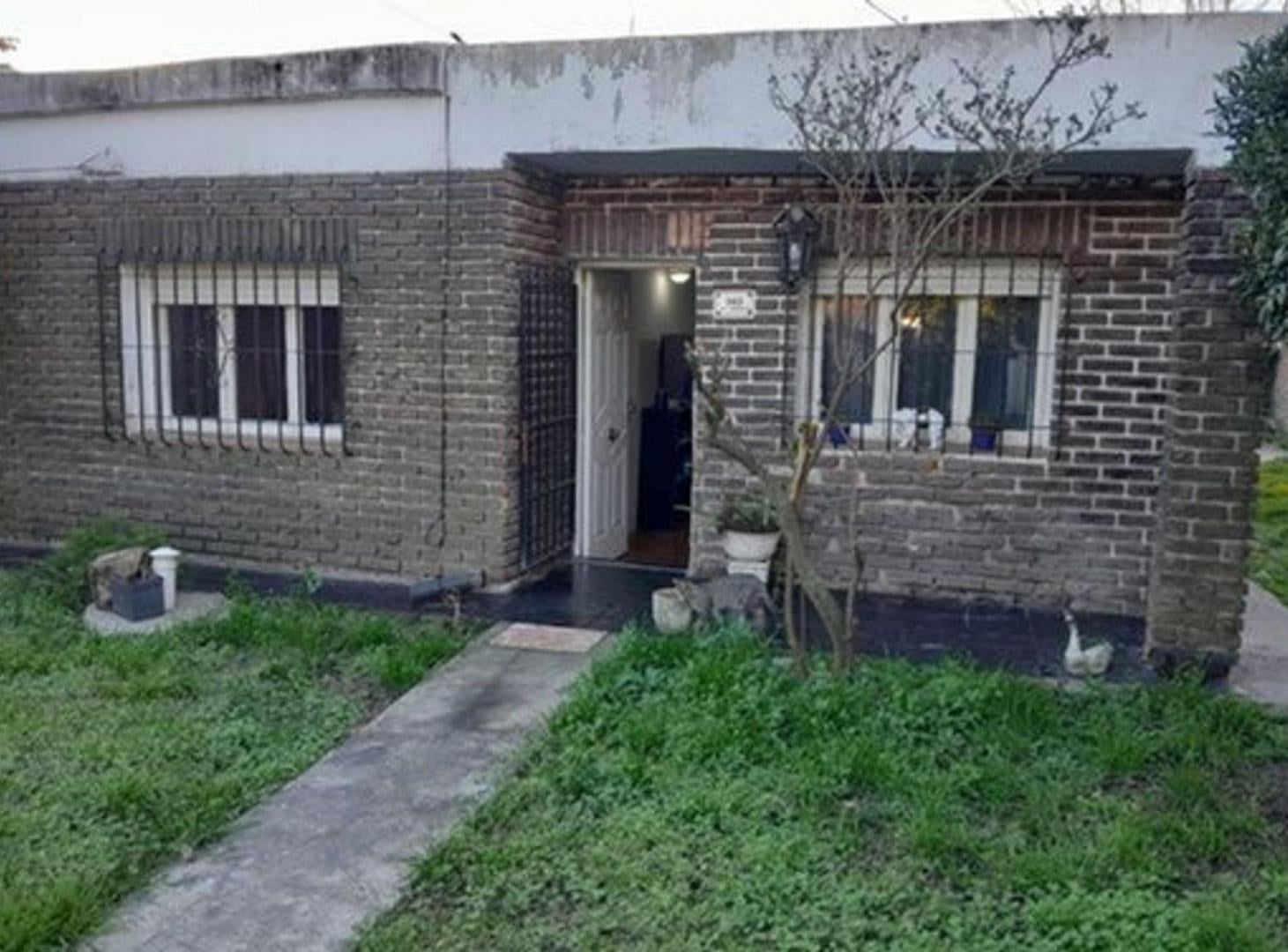 Foto de CASA 3 AMBIENTES VENTA LONGCHAMPS CON PARQUE, imagen 3