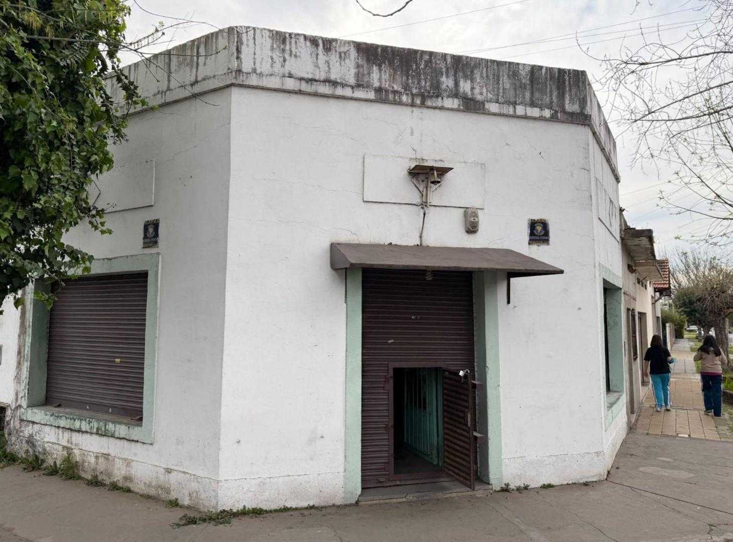 Foto de LOCAL COMERCIAL VENTA EN ESQUINA SOBRE RUTA 4, imagen 1