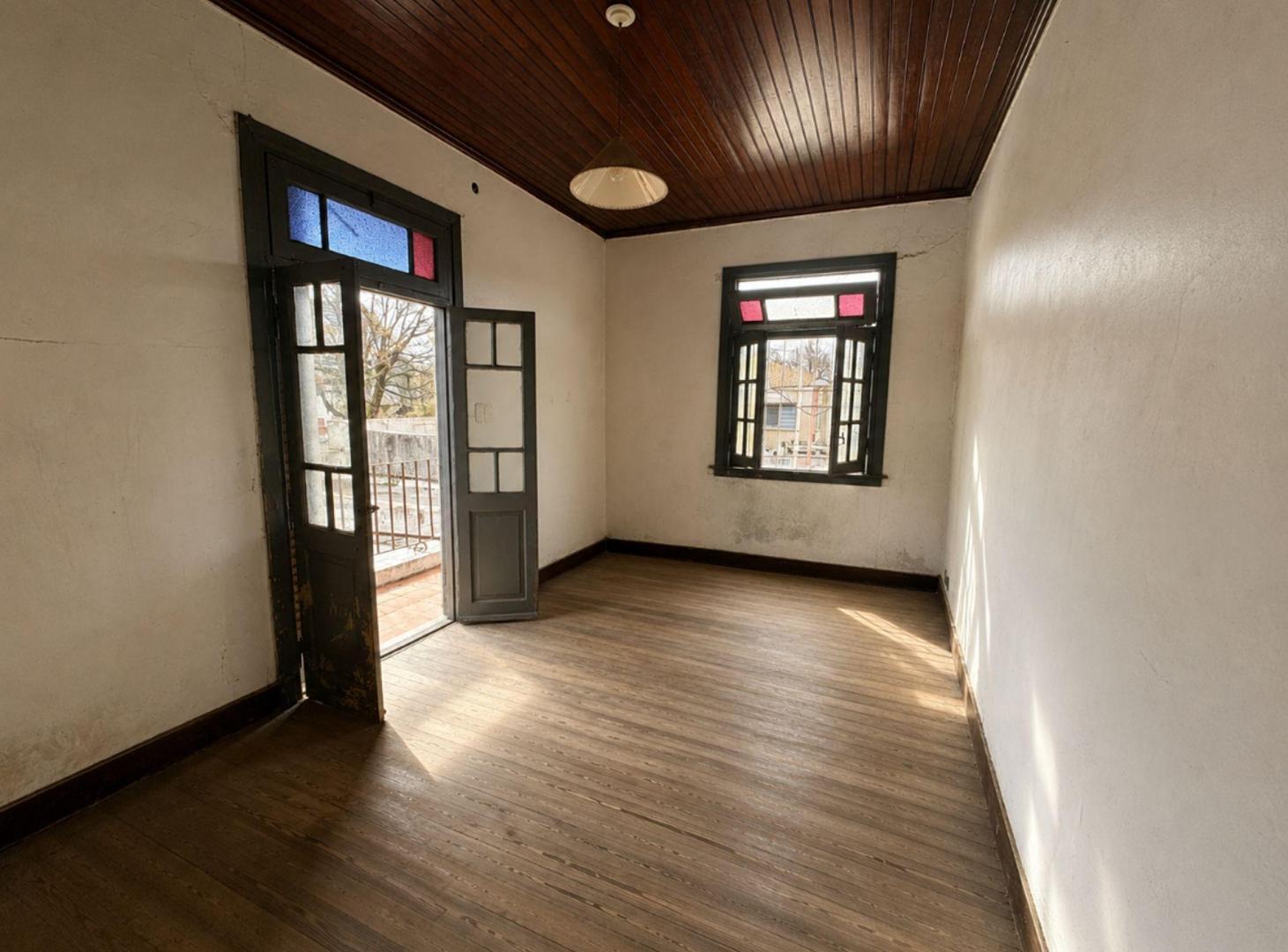 Foto de Casa 6 amb venta Banfield esquina a refaccionar, imagen 5