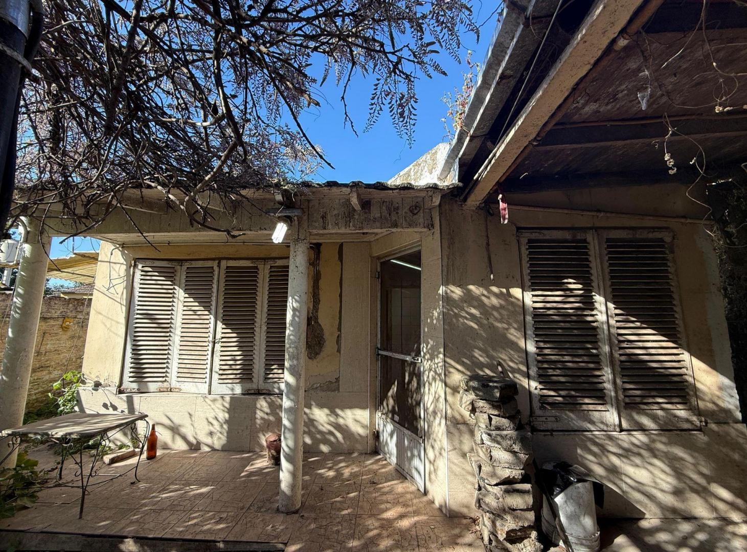 Foto de CASA 2 AMBIENTES EN VENTA A REFACCIONAR LONGCHAMPS, imagen 3
