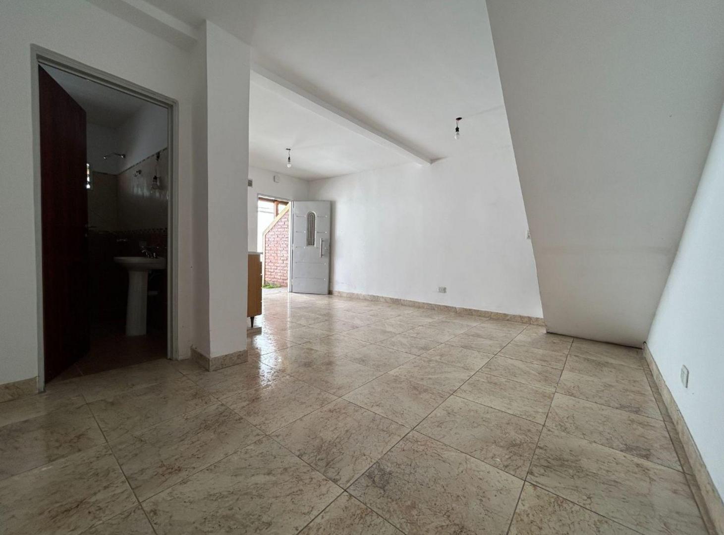 Foto de Venta en Block de 5 departamentos Lomas de Zamora, imagen 2