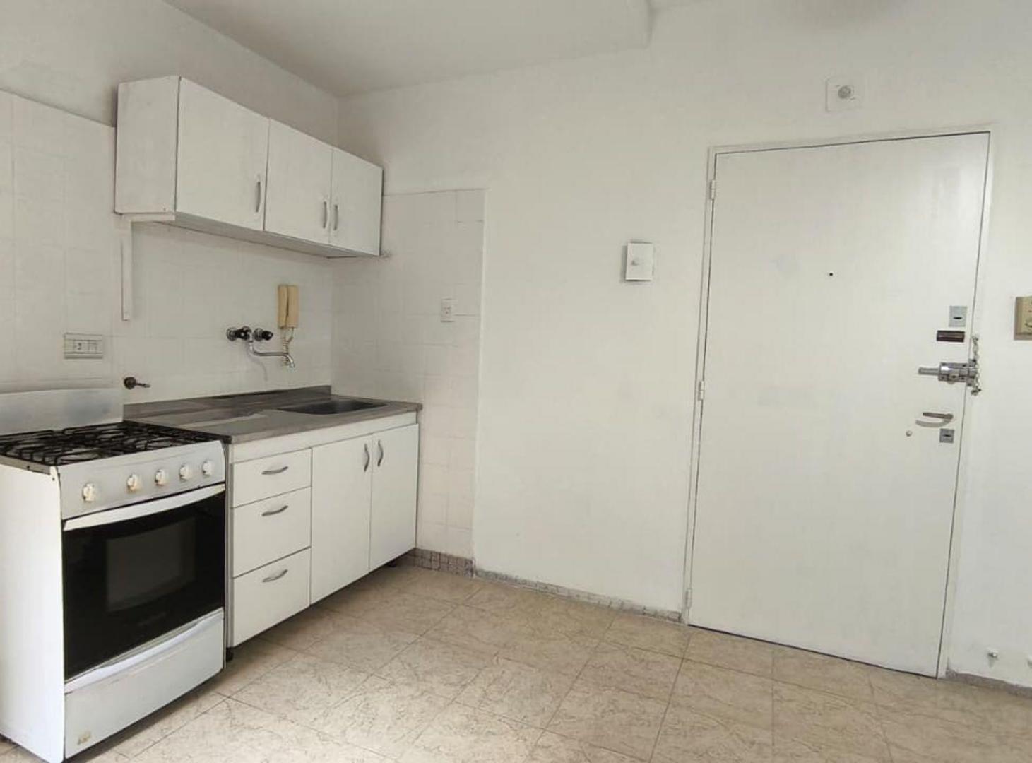 Foto de DEPTO. 2 AMBIENTES VENTA Parque Chacabuco, imagen 1