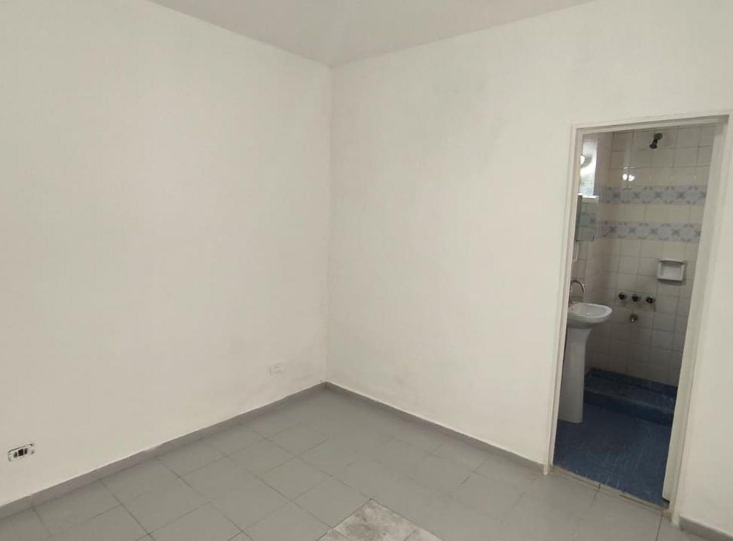 Foto de DEPTO. 2 AMBIENTES VENTA Parque Chacabuco, imagen 5