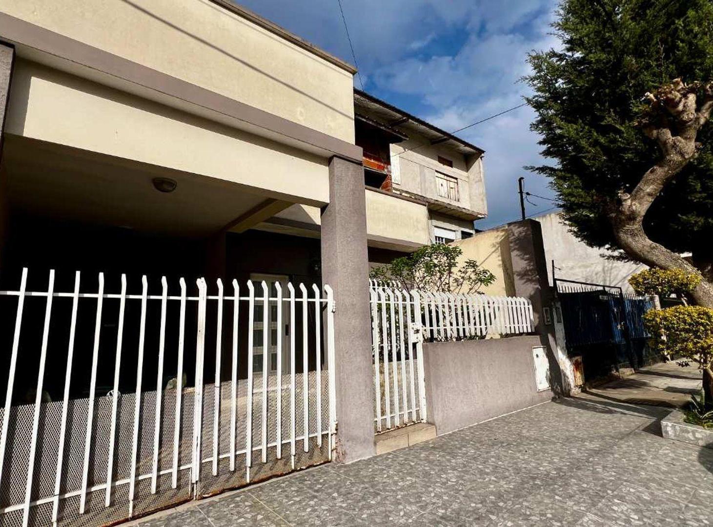 Foto de CASA 4 AMBIENTES VENTA EN VILLA CELINA + DEPTO, imagen 3
