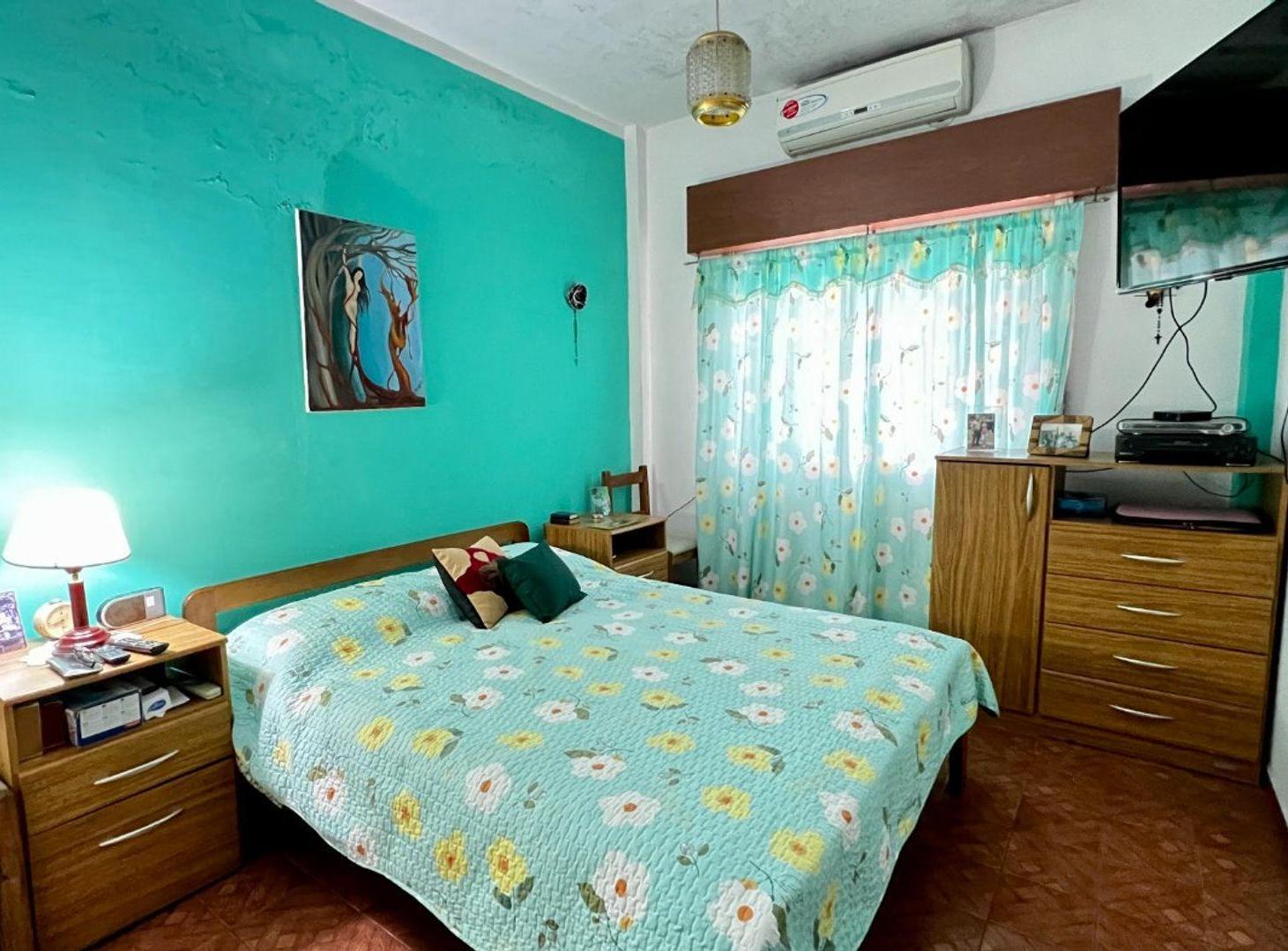 Foto de CASA 4 AMBIENTES VENTA EN VILLA CELINA + DEPTO, imagen 2