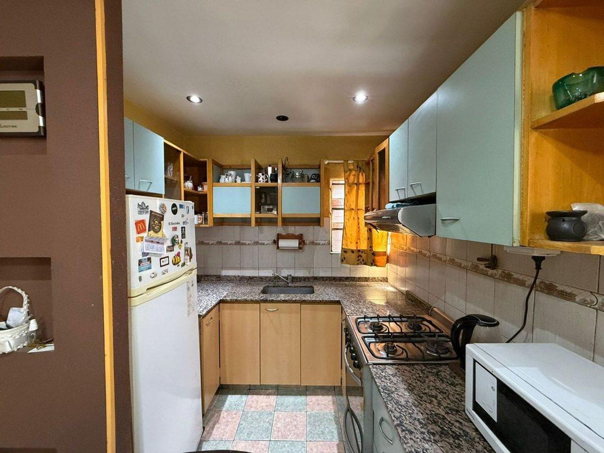 Foto de PH 3 AMB EN VENTA VALENTIN ALSINA CON DEPARTAMENTO, imagen 3