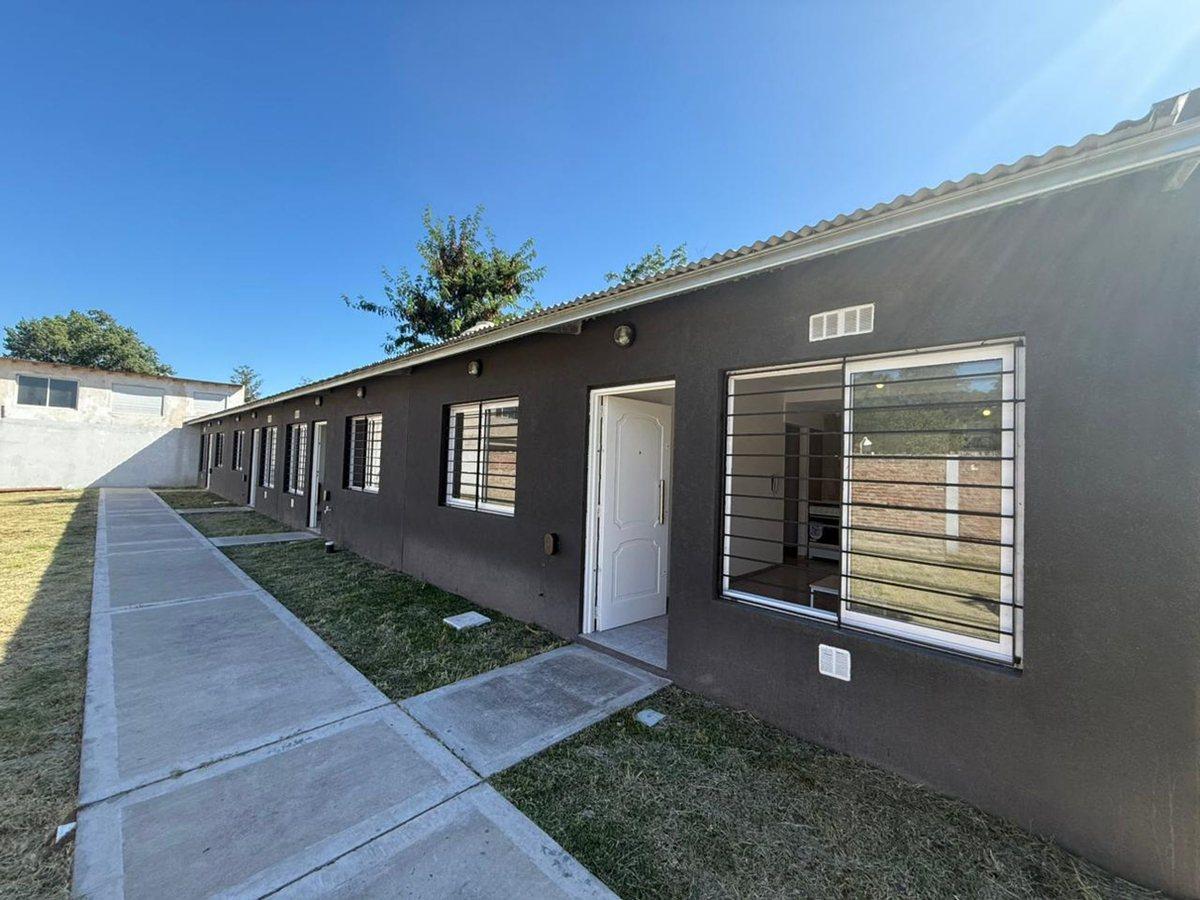 Foto de VENTA 4 DEPARTAMENTOS + 2 COCHERAS APTO CREDITO, imagen 1